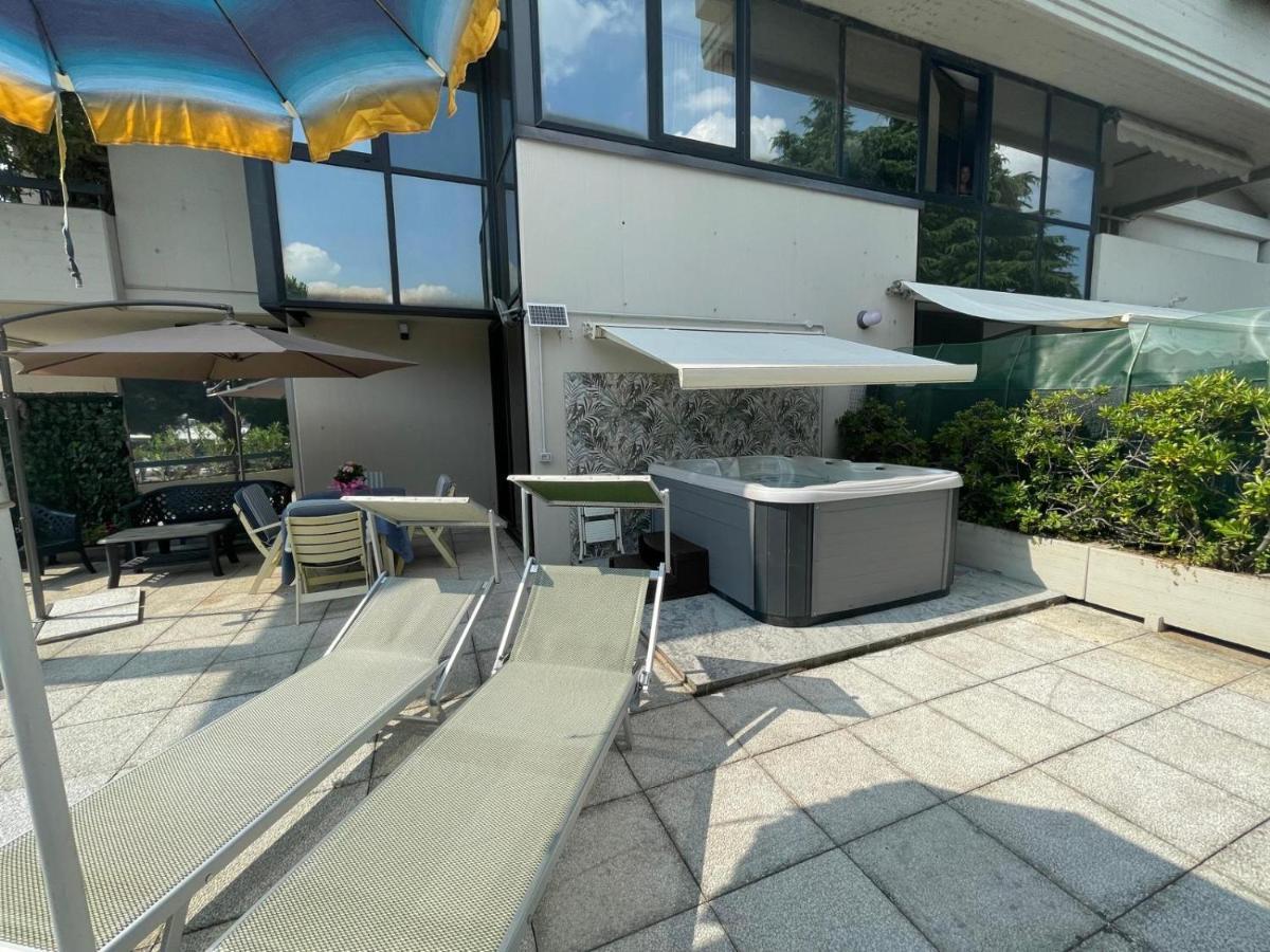 Garda Fantasy Paradise Silver O Gold Desenzano del Garda Exterior photo